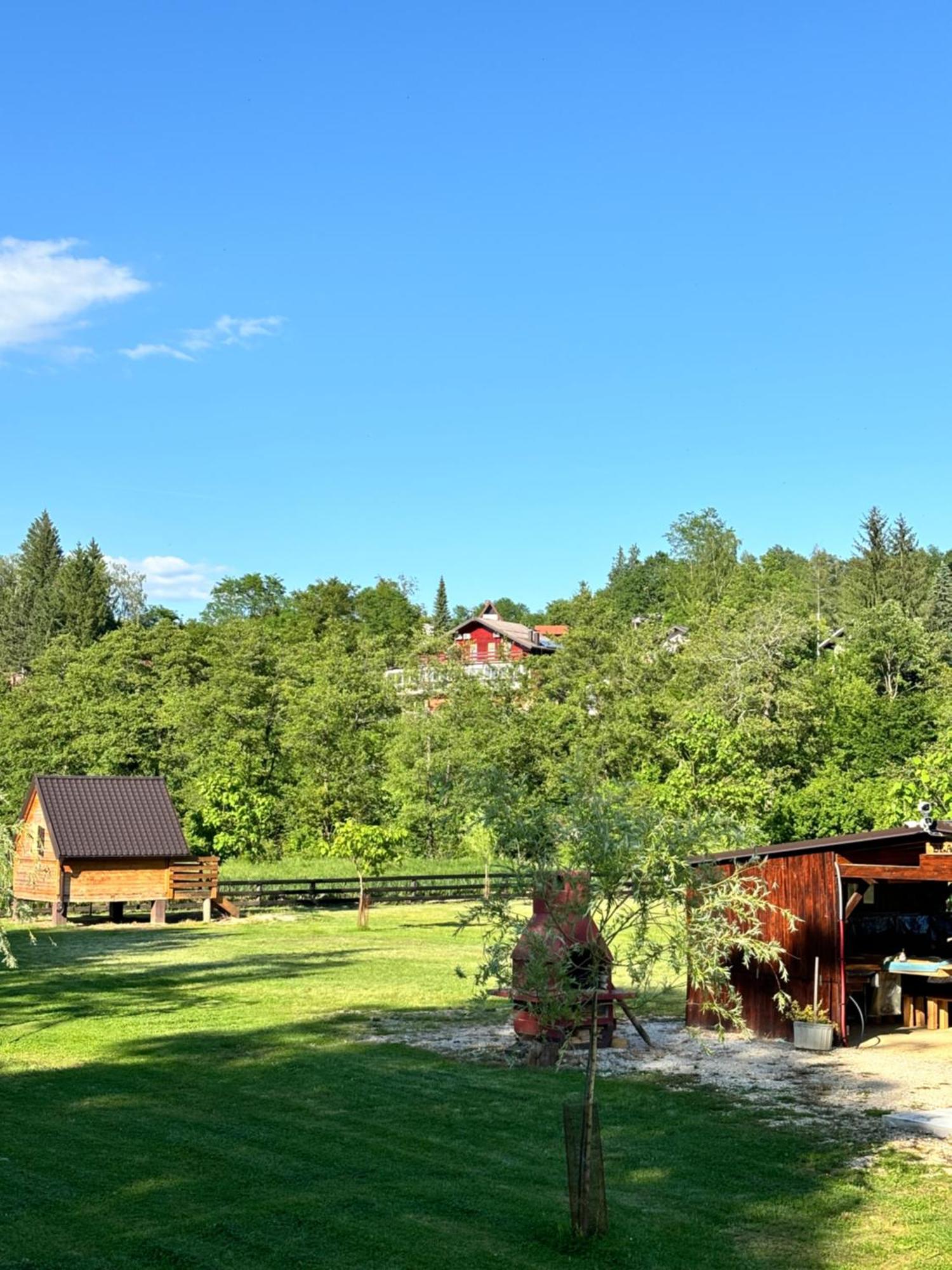 Hotel Green River - Robinzonski Kamp Duga Resa Exterior foto
